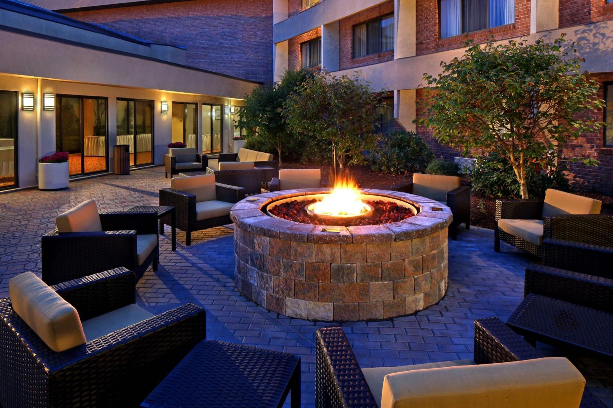 Hotel Courtyard Hartford Cromwell Extérieur photo