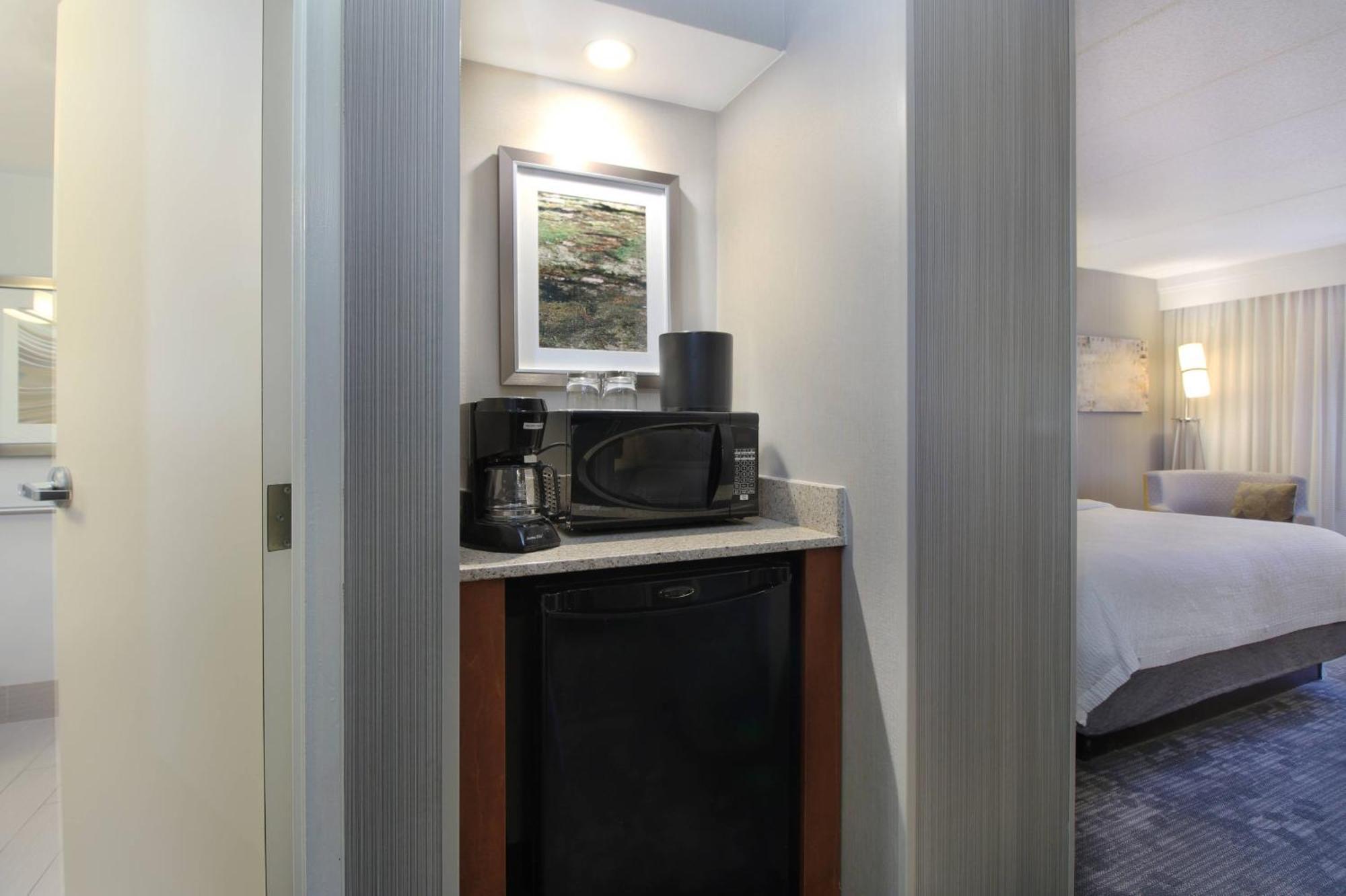 Hotel Courtyard Hartford Cromwell Extérieur photo